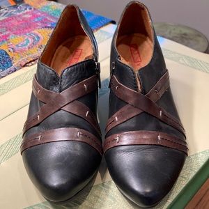 Womens Pikolinos leather shoes size 39